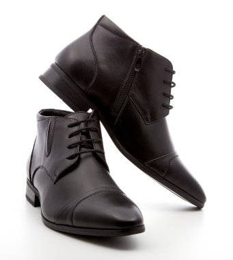 siyah, beyaz bir arka plan üzerinde erkek ayakkabı