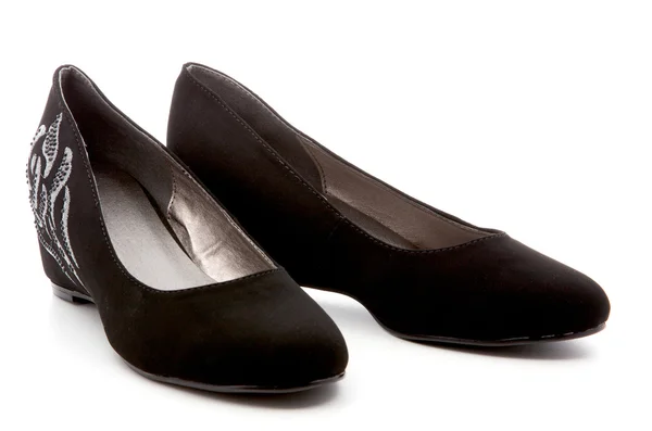 Nero, scarpe da donna su sfondo bianco — Foto Stock