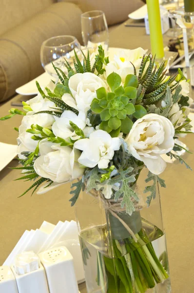 Blomma dekoration för ett bröllop — Stockfoto