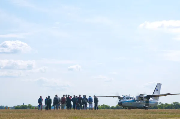 Préparez-vous au saut en parachute — Photo