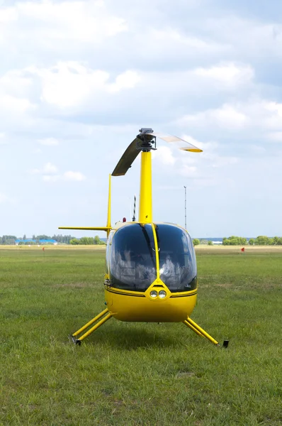 Helicóptero amarelo — Fotografia de Stock