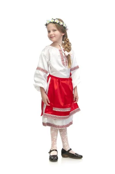 Kleines süßes Mädchen in ukrainischer Nationaltracht — Stockfoto