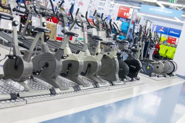 dükkanda Bisiklet treynerler