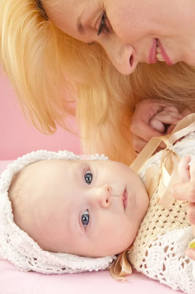 Happy mother with baby — Stock Photo, Image