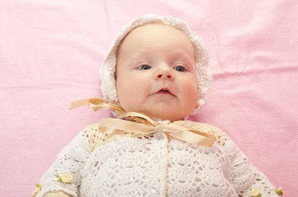 Retrato de niña hermosa —  Fotos de Stock