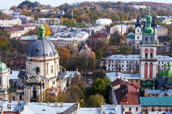 Hermosa vista desde el Ayuntamiento, Lviv, Ucrania — Foto de Stock