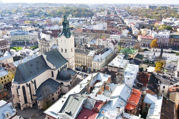 Vedere Beautifu a orașului formează primăria, Lvov — Fotografie, imagine de stoc