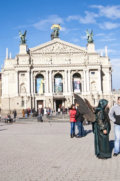 LVIV, UKRAINE, NOVEMBER 3, 2012: Lviv opera and ballet theatre, on November 3, 2012, in Lviv, Ukraine — Stock Photo, Image