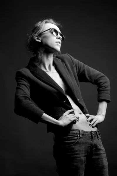 魅力的な女性のサングラス — ストック写真