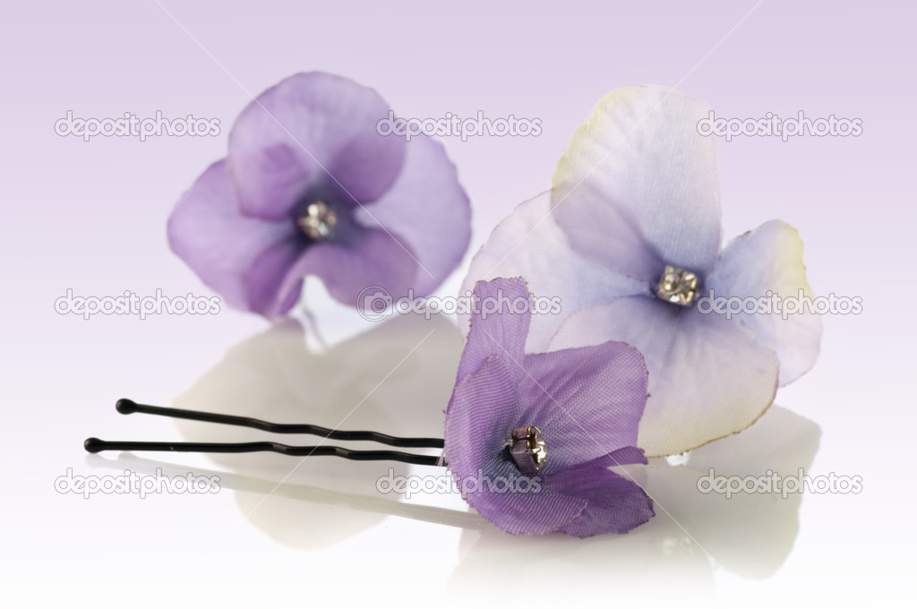 Hairpin with violets