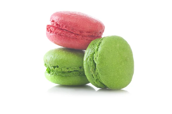 Tre macaron francesi verdi e rossi — Foto Stock