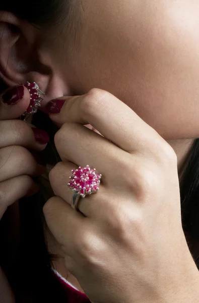 Silver ring and earrings with ruby — Stock Photo, Image