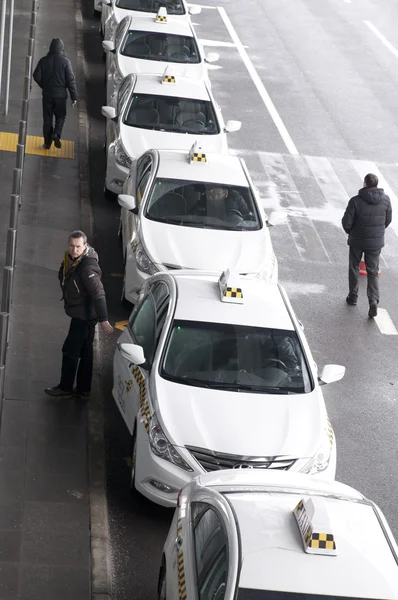 Táxis no aeroporto de Kiev — Fotografia de Stock