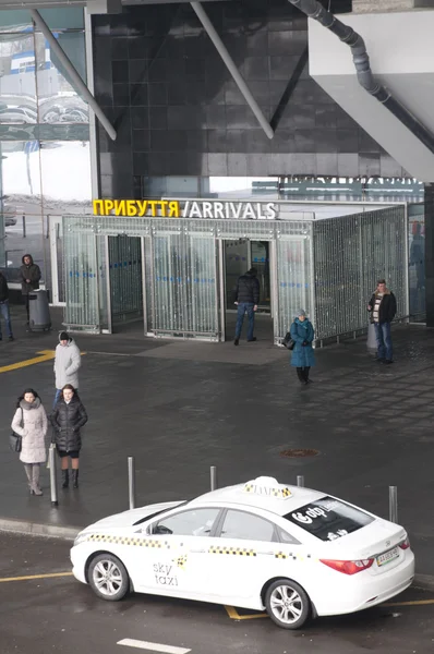 Taksówki na lotnisku międzynarodowym Kijów — Zdjęcie stockowe