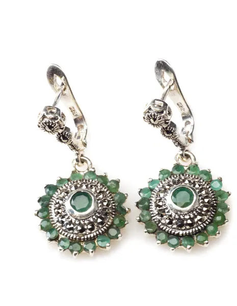 Silver earrings with emerald — Stock Photo, Image