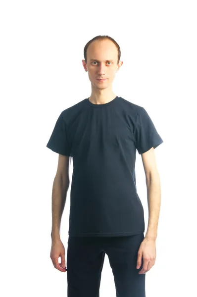 Uomo alto in t-shirt nera — Foto Stock
