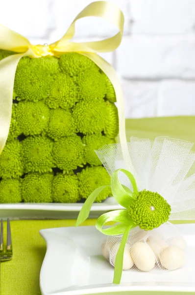 Зеленый букет на тарелке — стоковое фото
