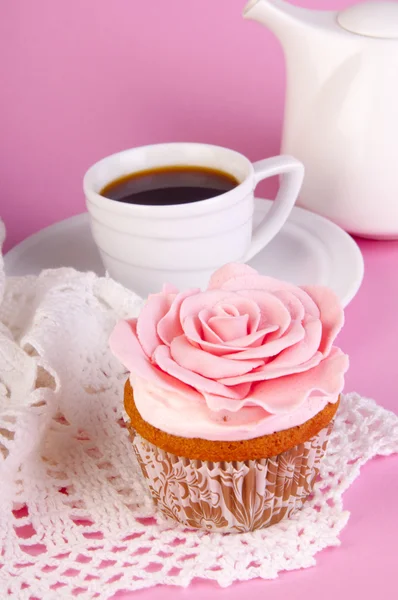 Muffin with cup of coffee — Stock Photo, Image