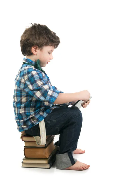 Menino com computador tablet — Fotografia de Stock