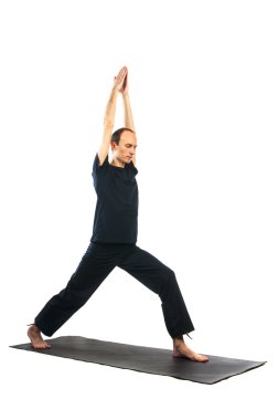Adam Virabhadrasana içinde (savaşçı poz poz)