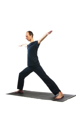 adam virabhadrasana yoga konumda