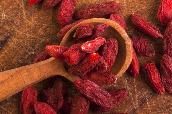 Dried Goji Berries in spoon — Free Stock Photo