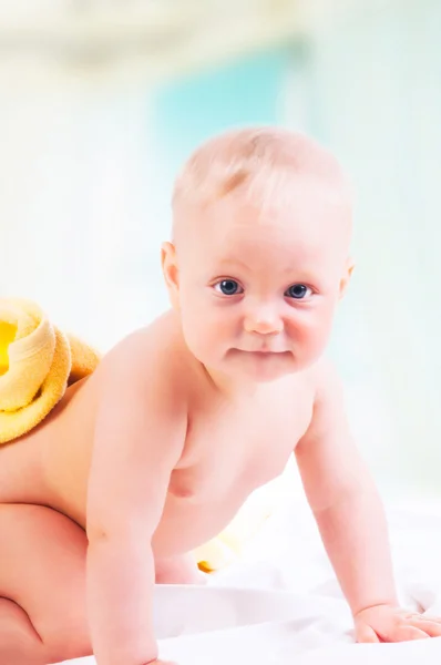 Crawling baby girl — Stock Photo, Image