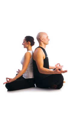 genç bir çift kolay poz (sukhasana)