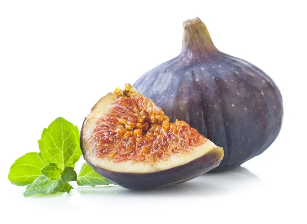 Fresh fig with green leaves — Stock Photo, Image