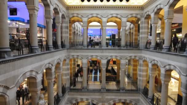 Shopping center Magna Plaza in Amsterdam — Stock Video