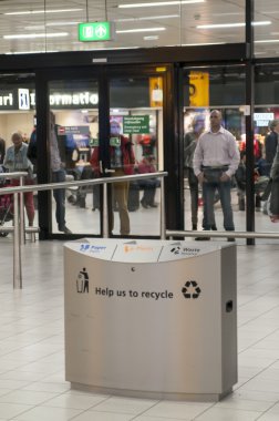çöp can schiphol airport, amsterdam, Hollanda.