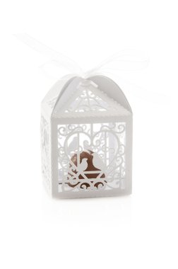 Dekoratif beyaz hediye kutusu