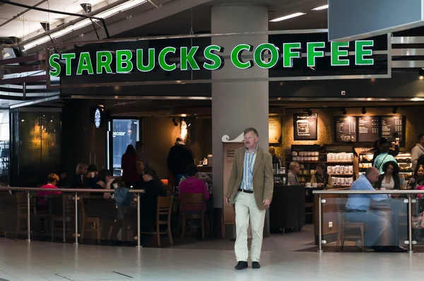 Starbucks Coffee terrace in Schiphol Airport — Stock Photo, Image
