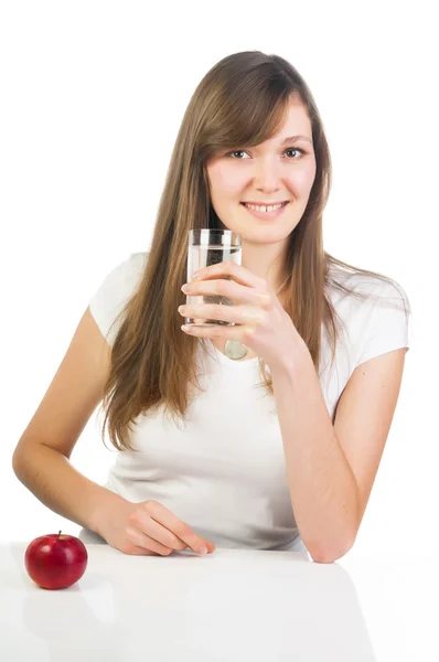 拿着杯子喝水的女人 — 图库照片