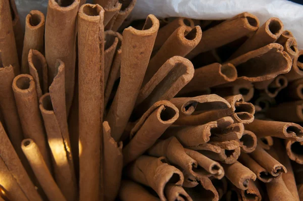 Cinnamon sticks — Free Stock Photo