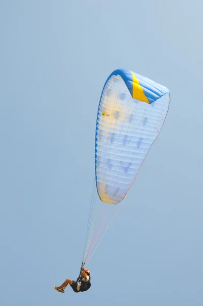 滑翔伞在阿朗博尔 — 图库照片