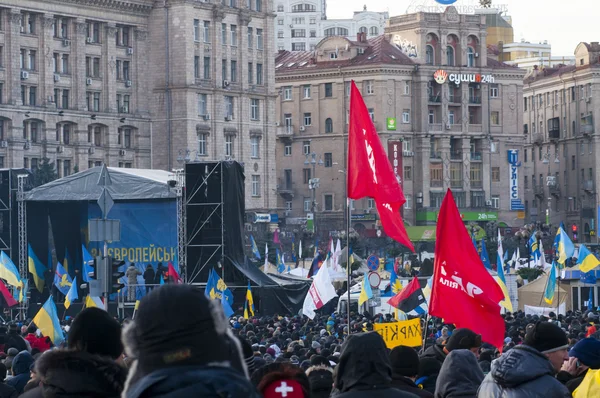 Ukrainian people demand the resignation of the government and early voting — Stock Photo, Image