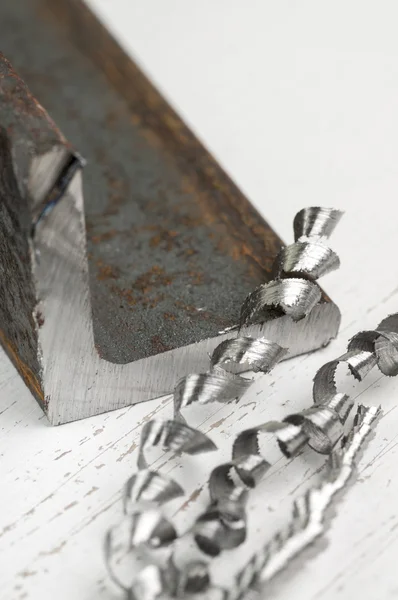 Metallverarbeitung mit Metallrechnung und Spänen — Stockfoto
