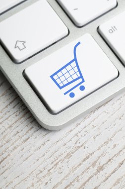 Mavi satış sepeti tuşu klavye üzerinde