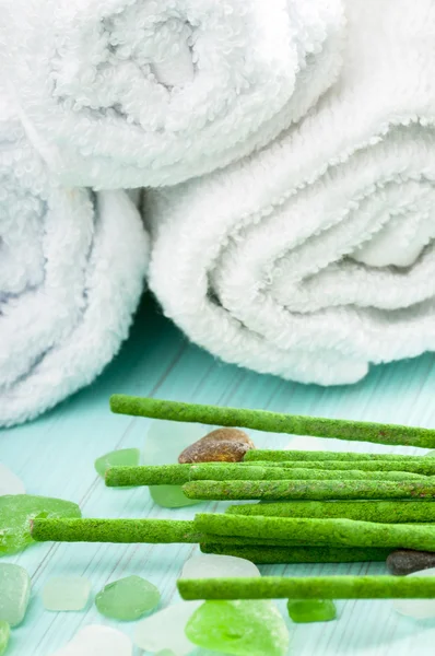 Spa aromatic sticks and towels — Stock Photo, Image