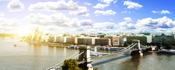 Szechenyi hängbron i budapest — Stockfoto