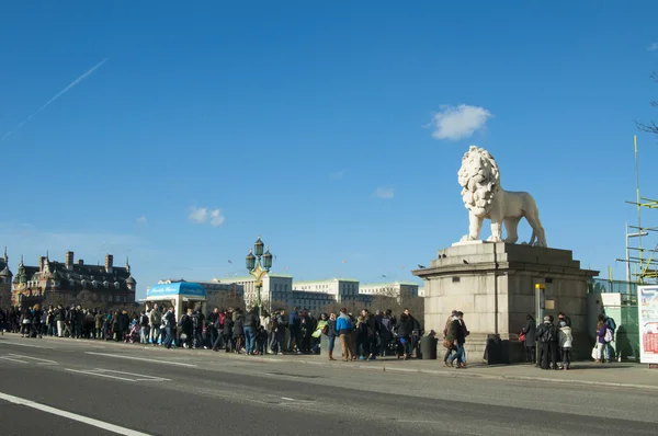 Каменный лев с Вестминстерского моста Лицензионные Стоковые Изображения