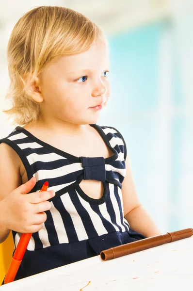 Little baby girl drawing — Stock Photo, Image