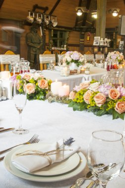 Düğün için dekore edilmiş Restoran