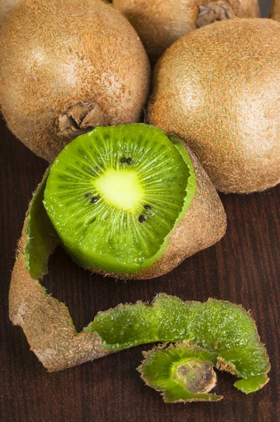 Peeled kiwi — Stock Photo, Image