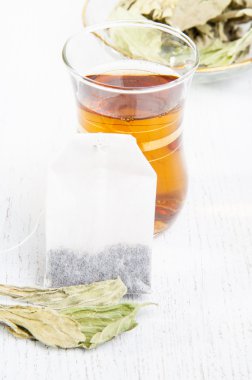 dar yapraklı sinirli ot çay
