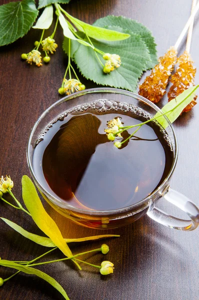 Xícara de chá de tília — Fotografia de Stock