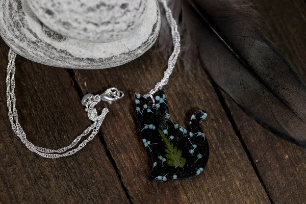 Black Cat Witches Jewelry Necklace Gothic Dried Real Flower Resin — Stock Photo, Image