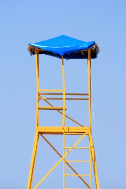 Cankurtaran Kulesi arasında açık mavi gökyüzü