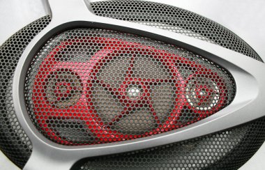 Modern Oto ses sistemi hoparlör